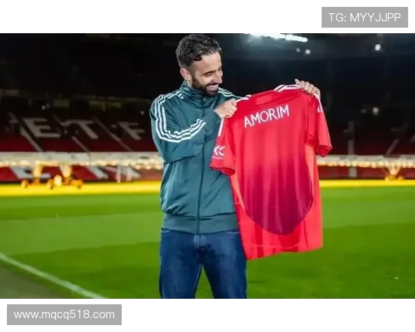 曼联巨头力荐签荷兰佩德里，阿莫林想要即战力！曝红魔欲买回小麦